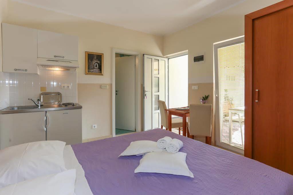 Apartments & Rooms Buble تروغير المظهر الخارجي الصورة